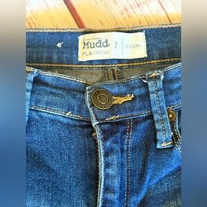 Women’s ripped MUDD stretch jeans - size 7 - for sale